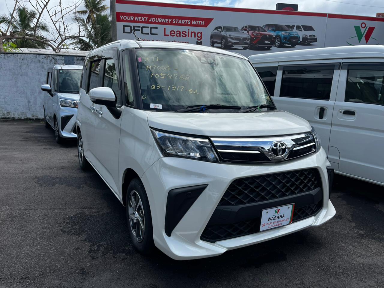 Toyota 5BA-M900A ROOMY