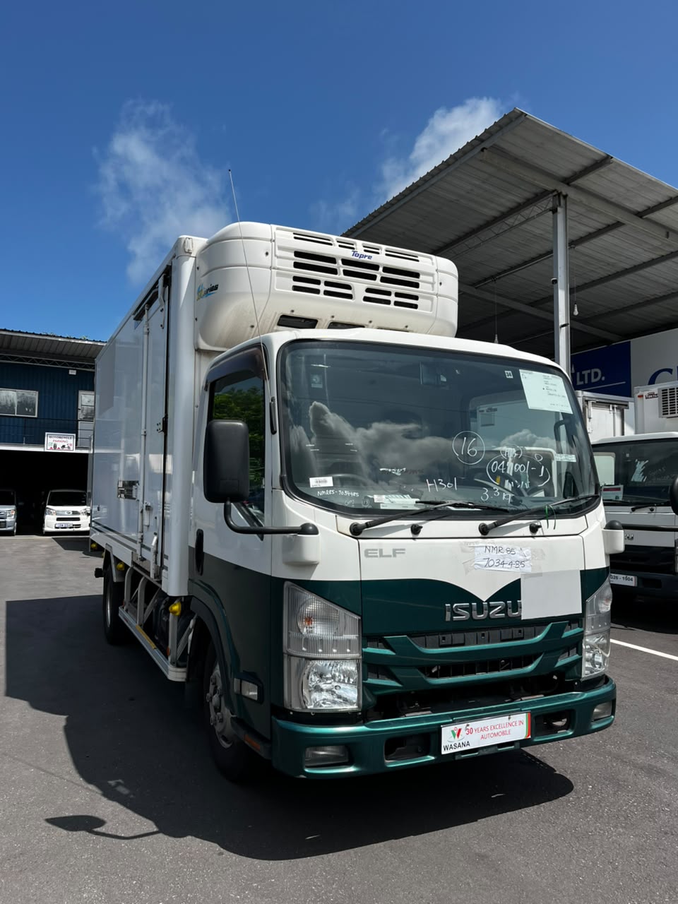 Isuzu TRG-NMR85AN ELF